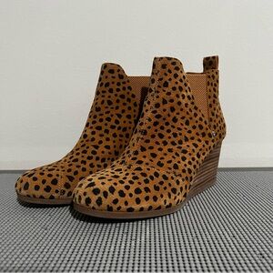 Tom’s Women’s Kelsey Wedge Boots in Brown Leopard